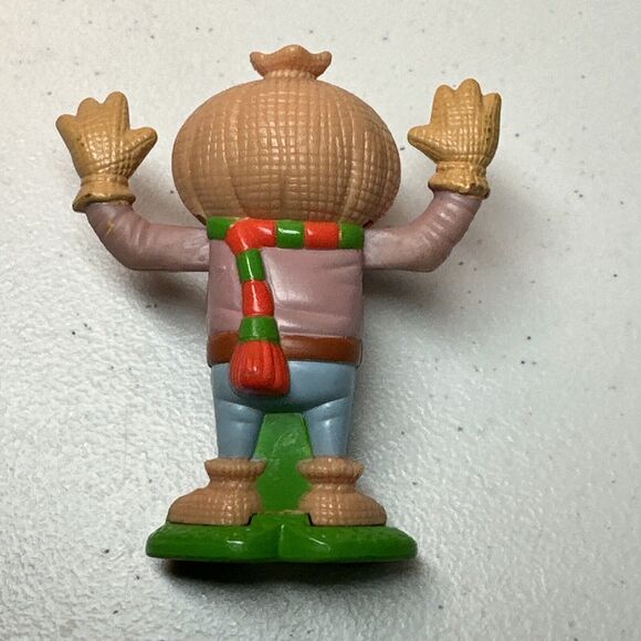Vintage Spud the Scarecrow Bob the Builder Hasbro 2000 2 3/4" Tall Action Figure - Picture 5 of 6